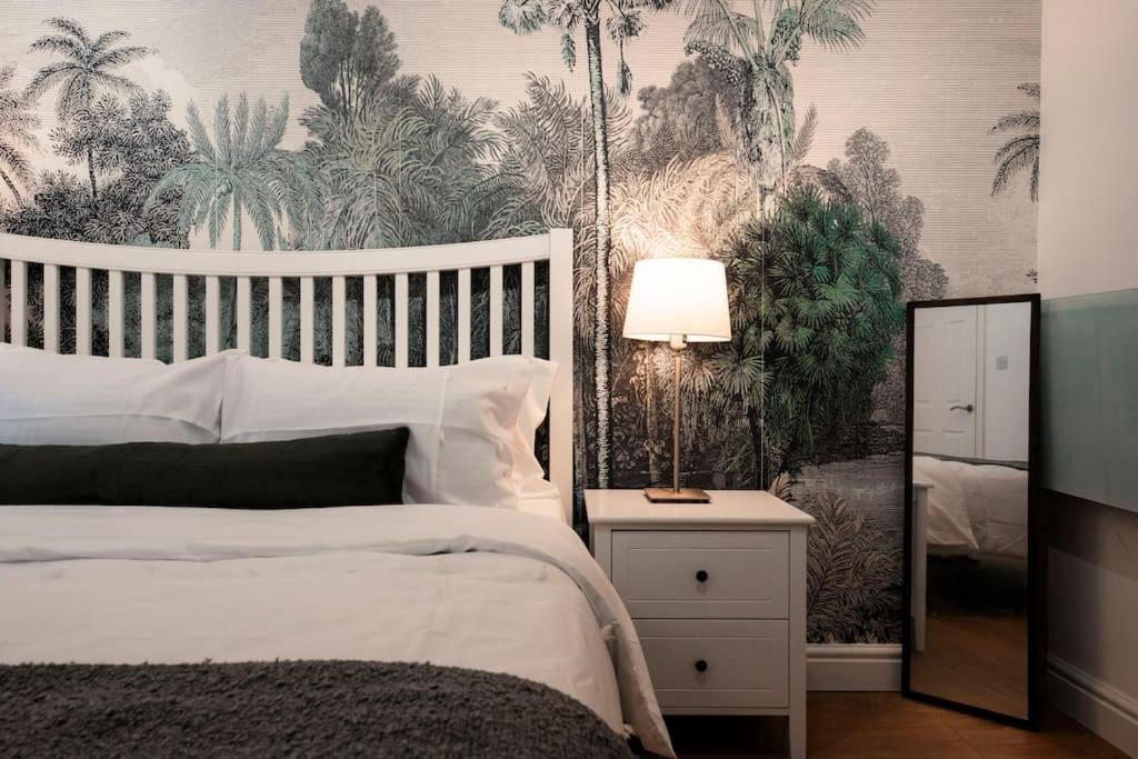 Holiday Home 2Br L 2Ba With Patio-Sleep 6 ลอนดอน ภายนอก รูปภาพ