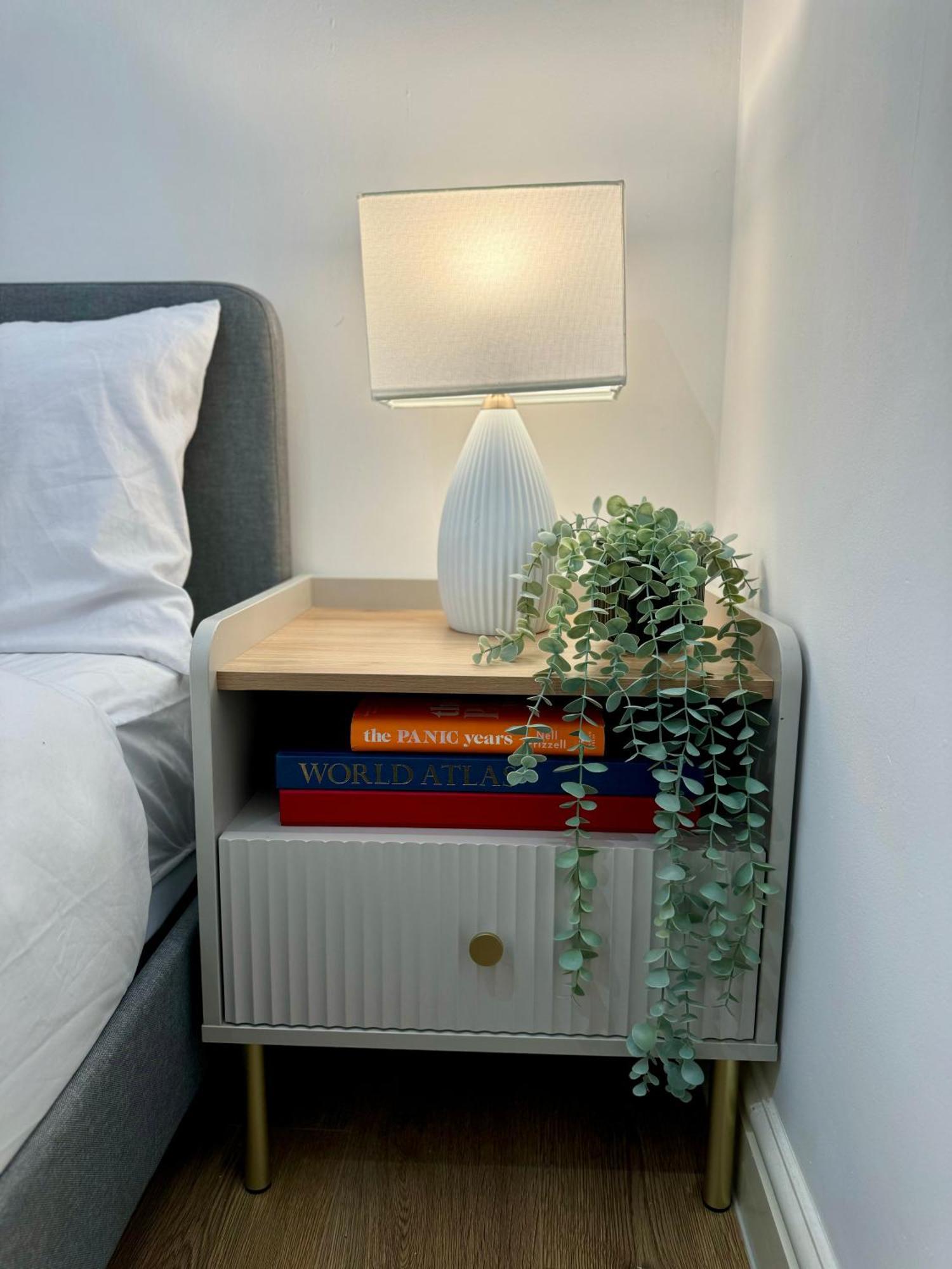 Holiday Home 2Br L 2Ba With Patio-Sleep 6 ลอนดอน ภายนอก รูปภาพ